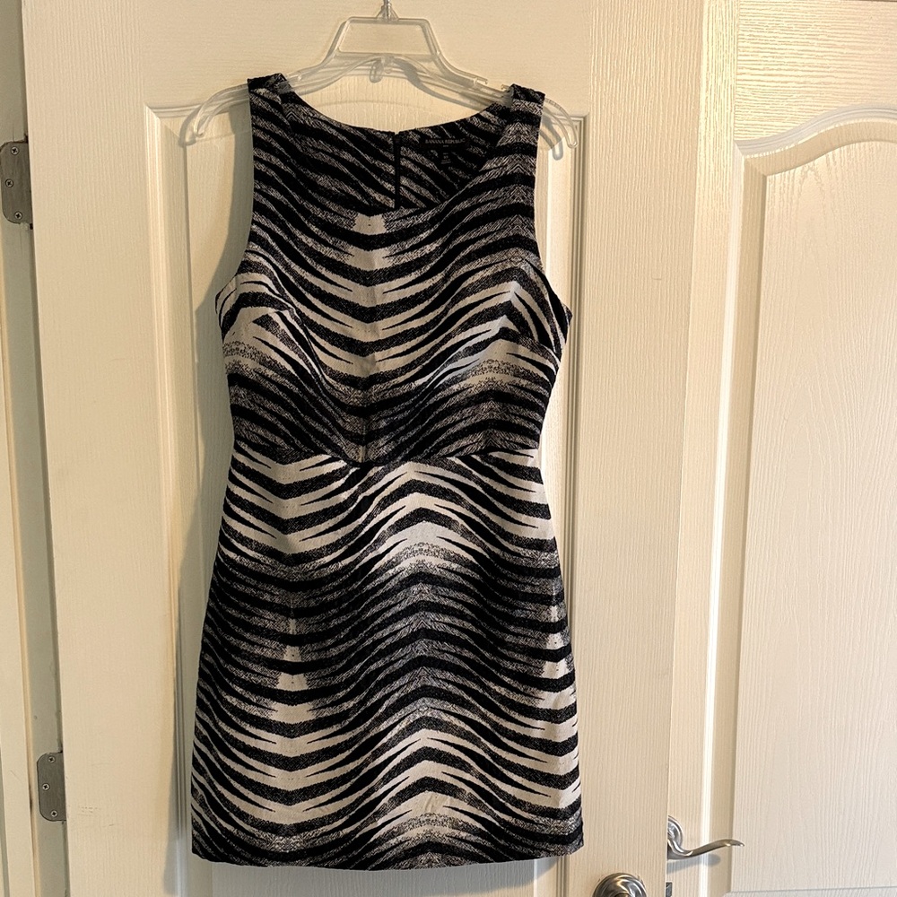 Banana Republic Black and White Patterned Sheath Dress